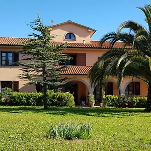 https://villa-mandrioli.it-tuscanyhotel.com