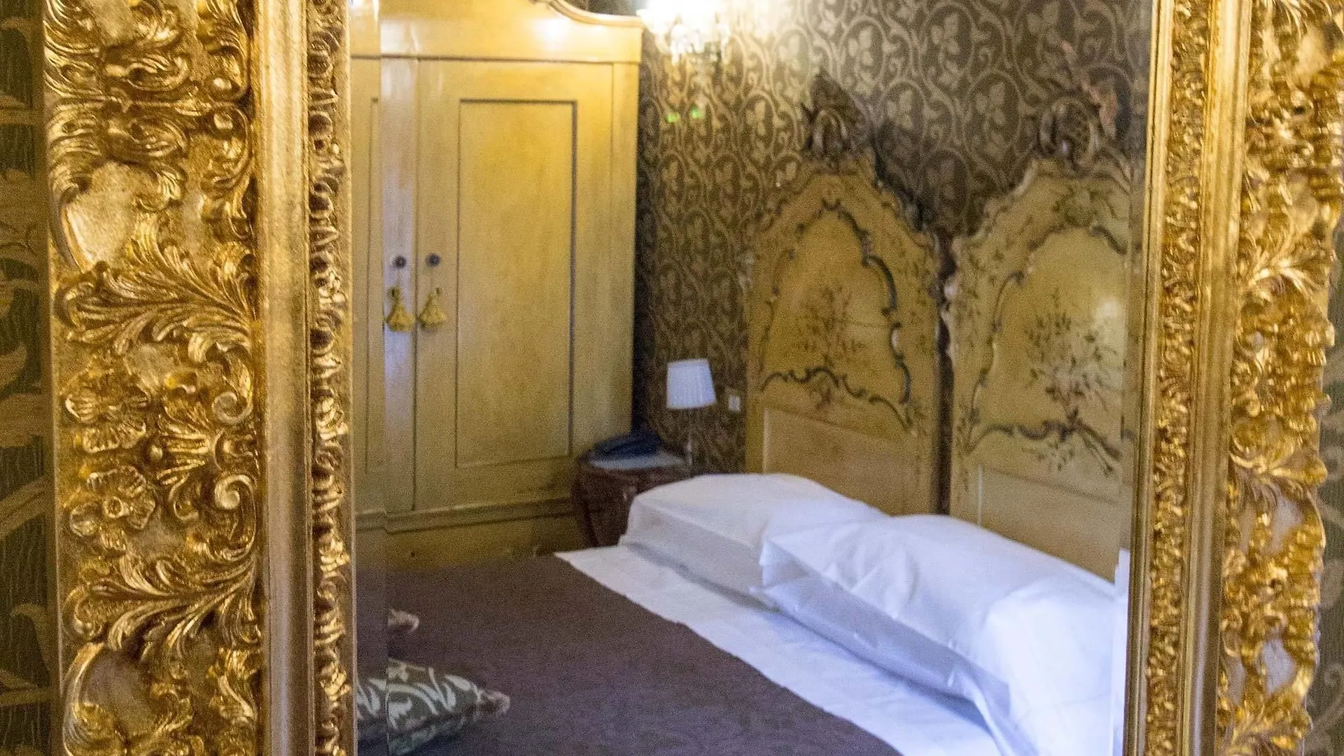 Hotel Palazzo Abadessa Venice 4*,